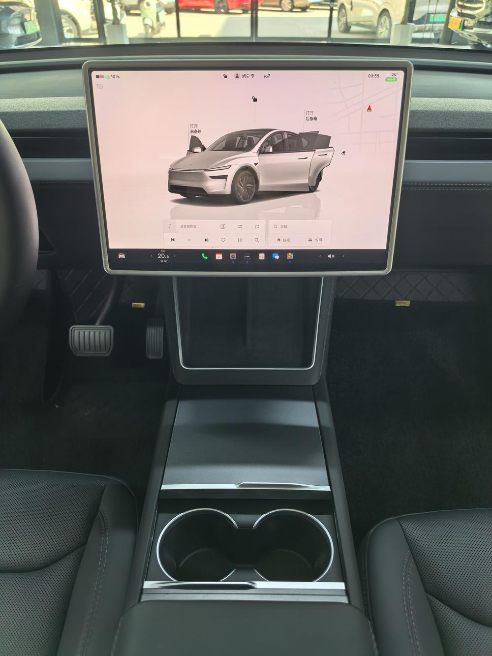 Tesla Model Y 2025 car image #14