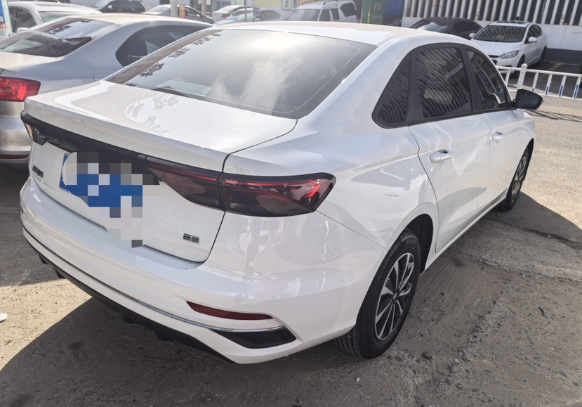 GEELY Emgrand 2025 immagine di auto #3