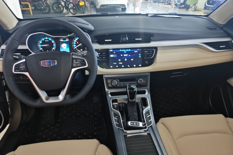 GEELY Emgrand 2019 #10 GEELY Emgrand 2019 car image #10