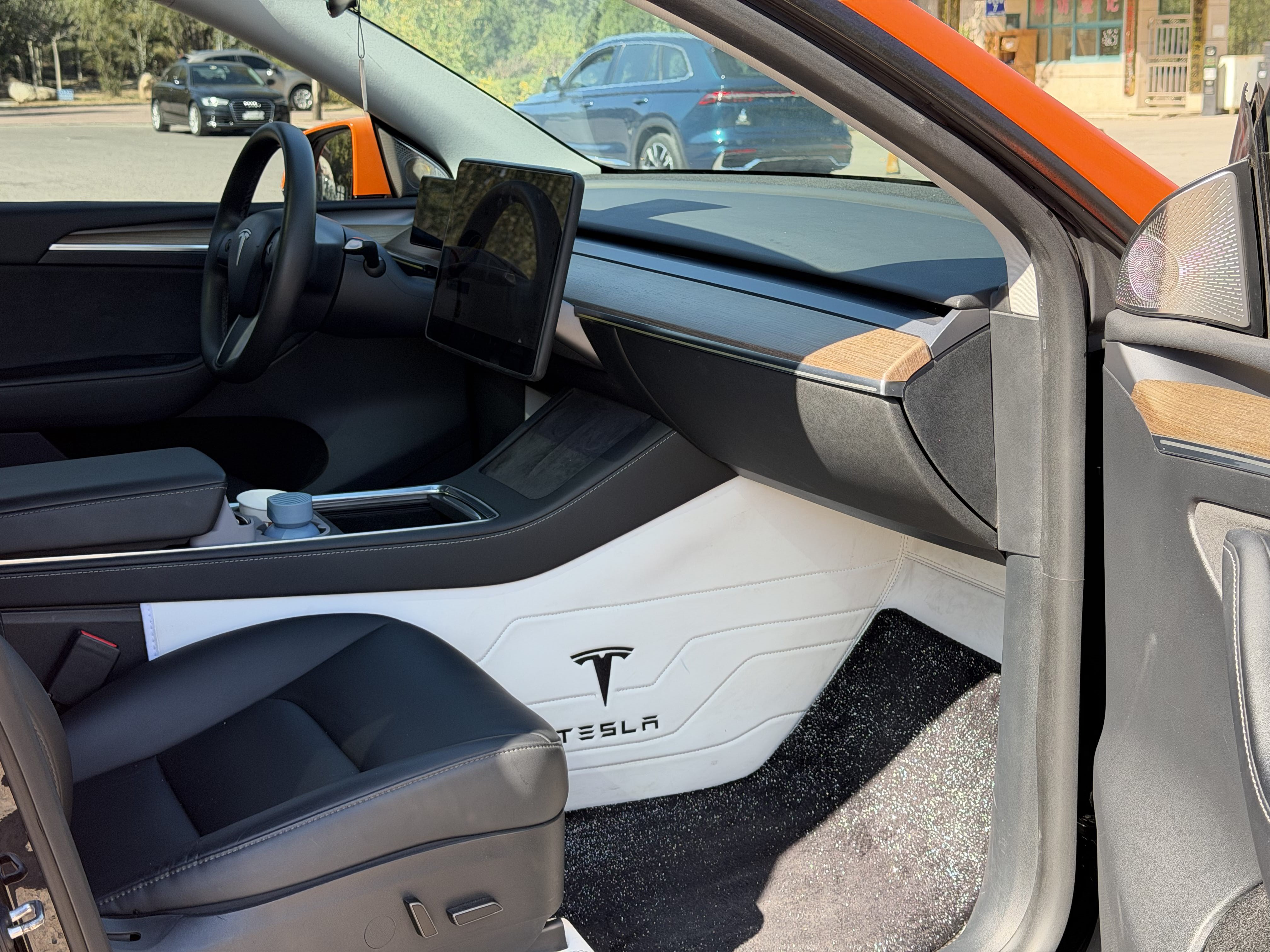 Tesla Model Y 2022 #10 Tesla Model Y 2022 car image #10