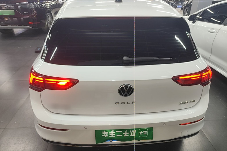 Volkswagen Golf 2022 #6 Volkswagen Golf 2022 صورة سيارة #6