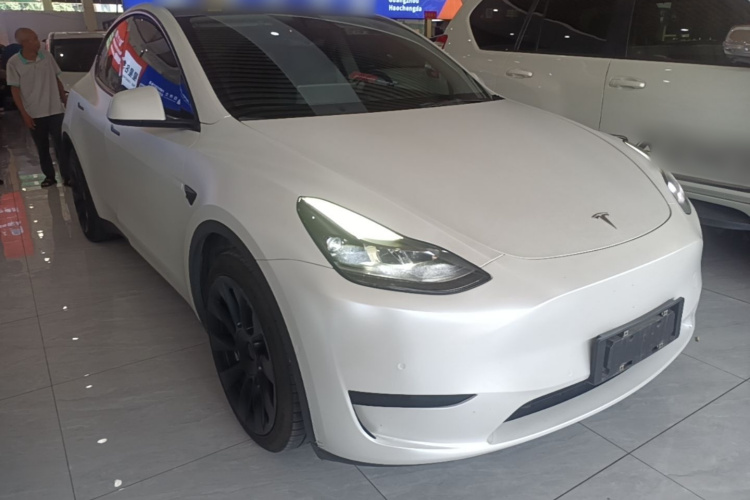 Tesla Model Y 2022 #4 Tesla Model Y 2022 car image #4