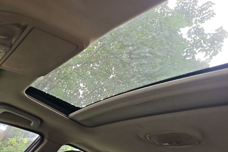 GEELY Emgrand 2015 car image #18
