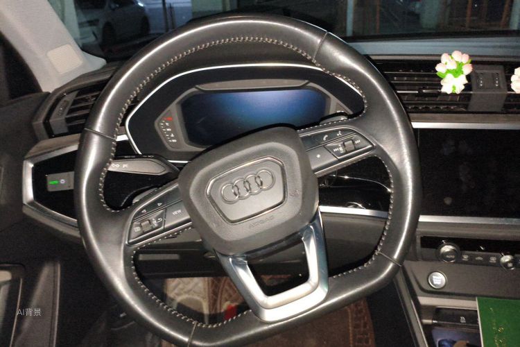 Audi Q3 2020 car image #12