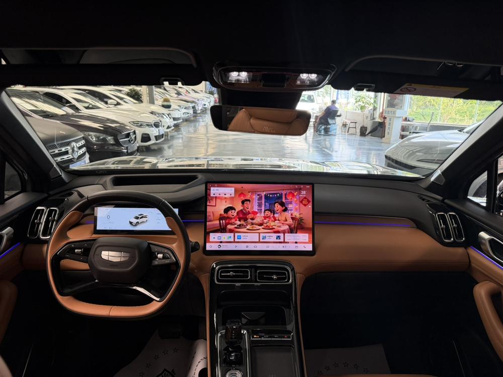 GEELY Boyue L 2025 car image #11