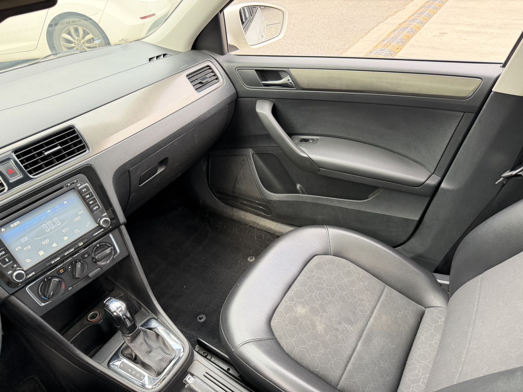 Volkswagen Santana 2014 car image #18