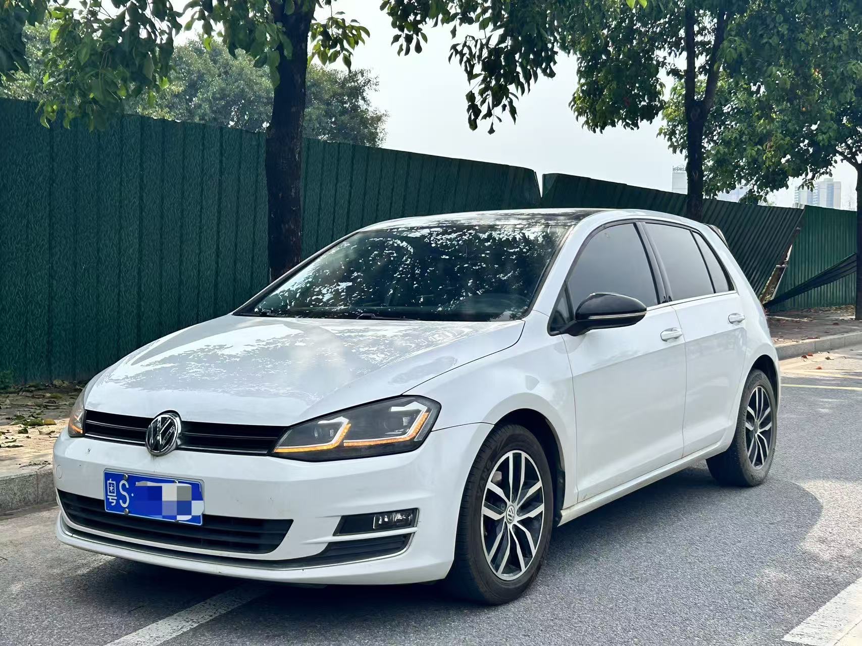 Volkswagen Golf 2016 car image 