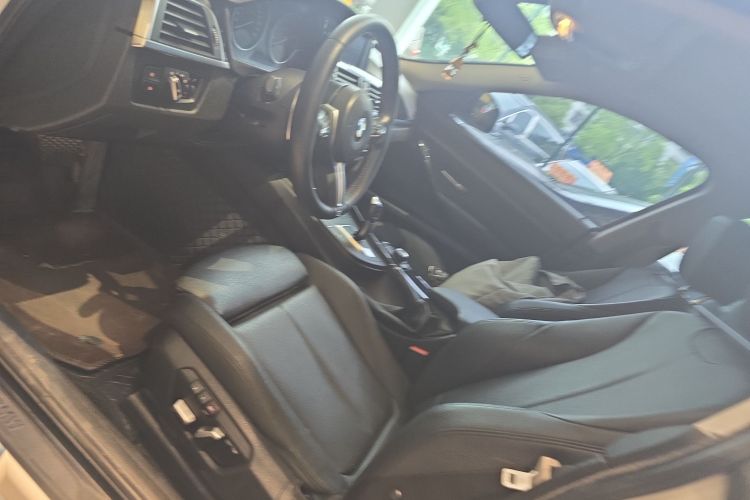 BMW 3 Series GT 2018 car image #15