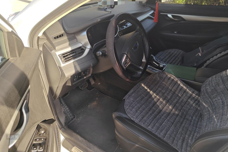 GEELY Emgrand 2018 image de voiture #18
