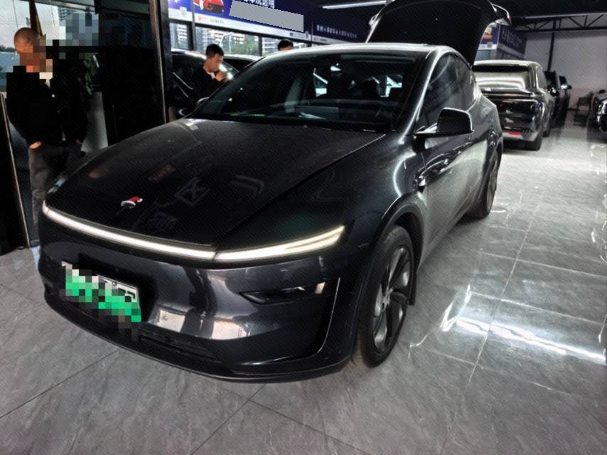 Tesla Model Y 2025 car image 