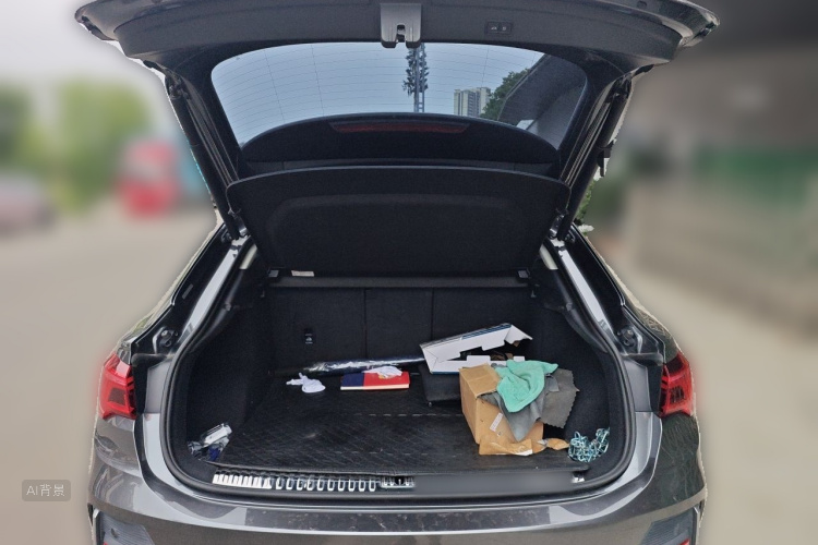 Audi Q3 2021 car image #21