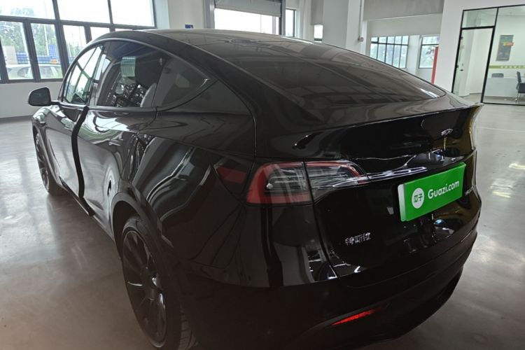 Tesla Model Y 2022 immagine di auto #5
