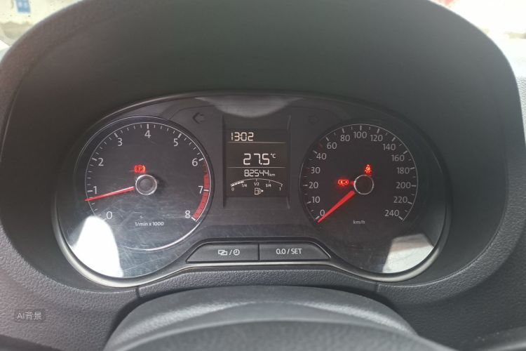 Volkswagen Polo 2015 car image #13