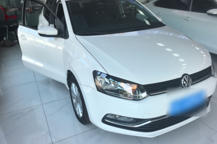 Volkswagen Polo 2015 صورة سيارة #4