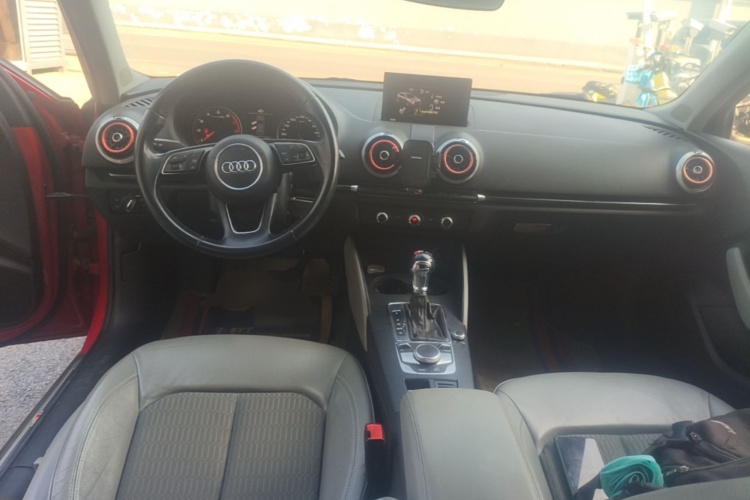 Audi A3 2018 car image #11
