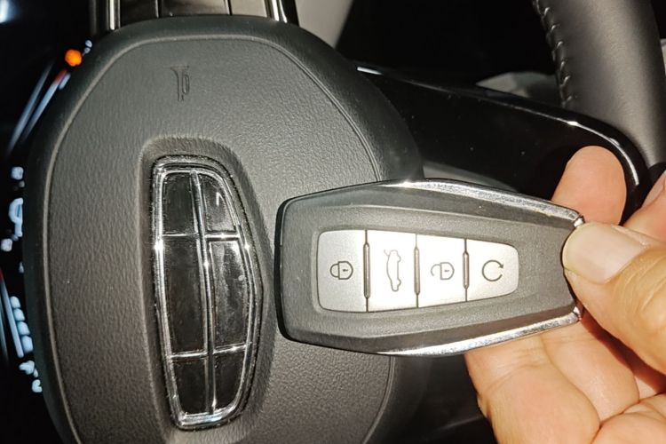 GEELY Binray 2023 immagine di auto #14
