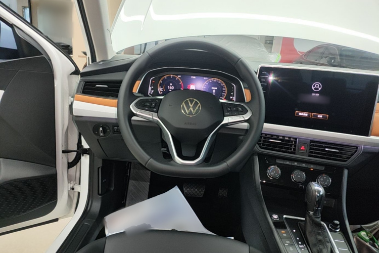 Volkswagen Bora 2025 car image #15