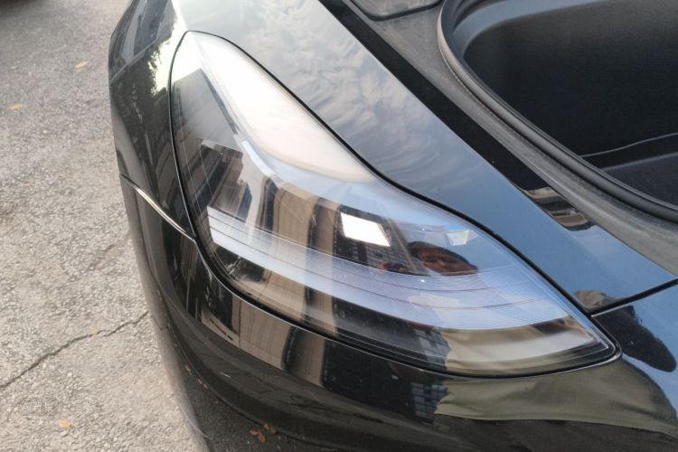 Tesla Model Y 2023 car image #8