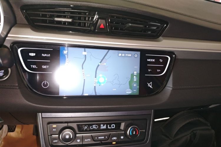 GEELY Emgrand 2018 car image #13