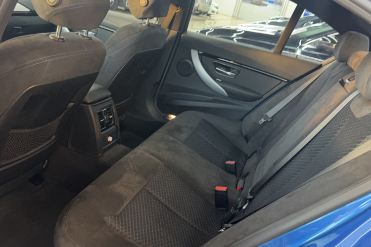 BMW 3 Series 2017 صورة سيارة #10