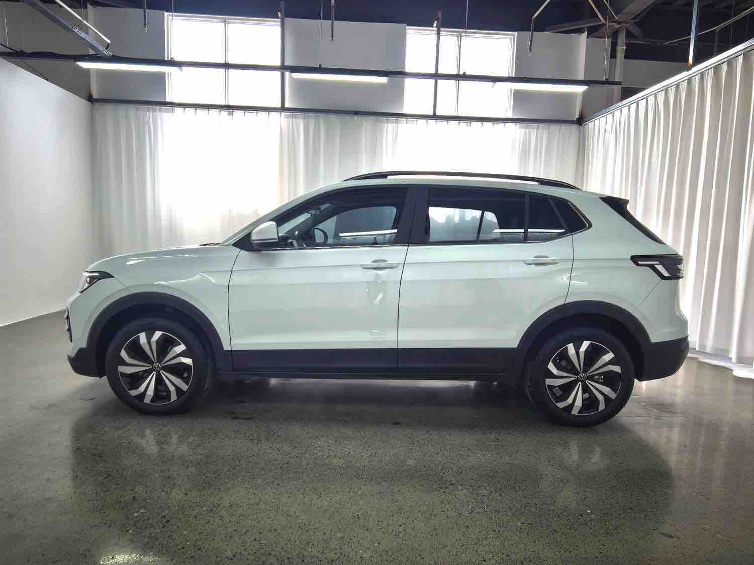 Volkswagen Tharu 2025 car image #10