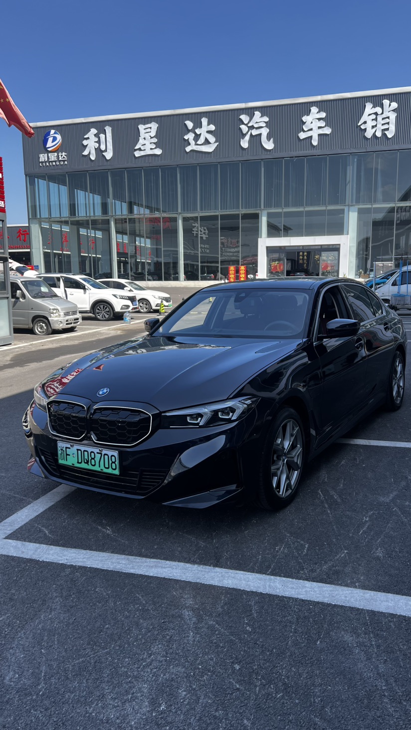 BMW i3 2024 car image 