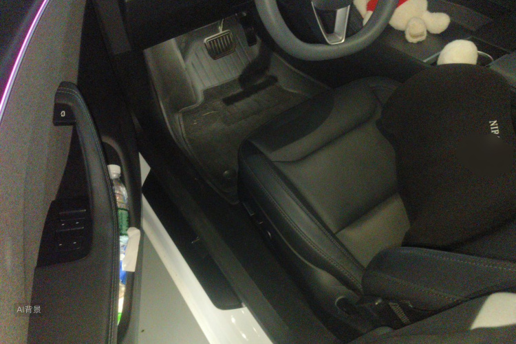Tesla Model 3 2023 car image #18