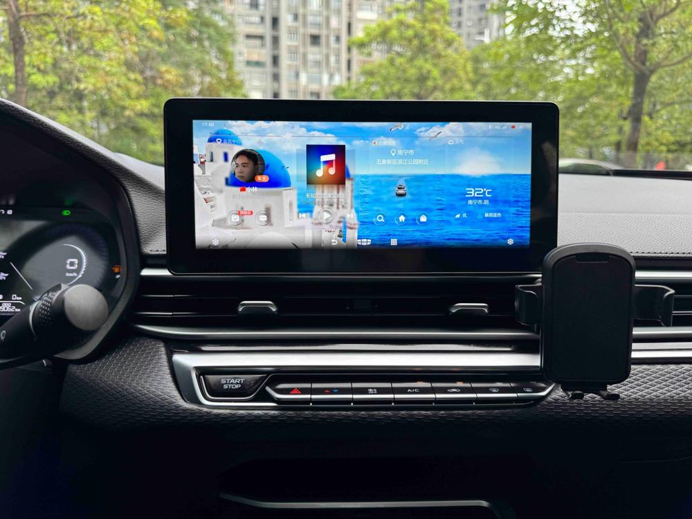 GEELY Emgrand 2022 #30 GEELY Emgrand 2022 car image #30