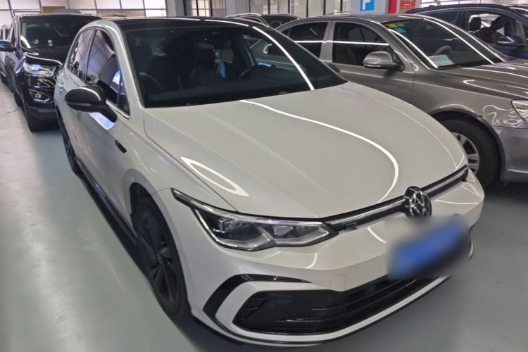 Volkswagen Golf 2025 car image #4