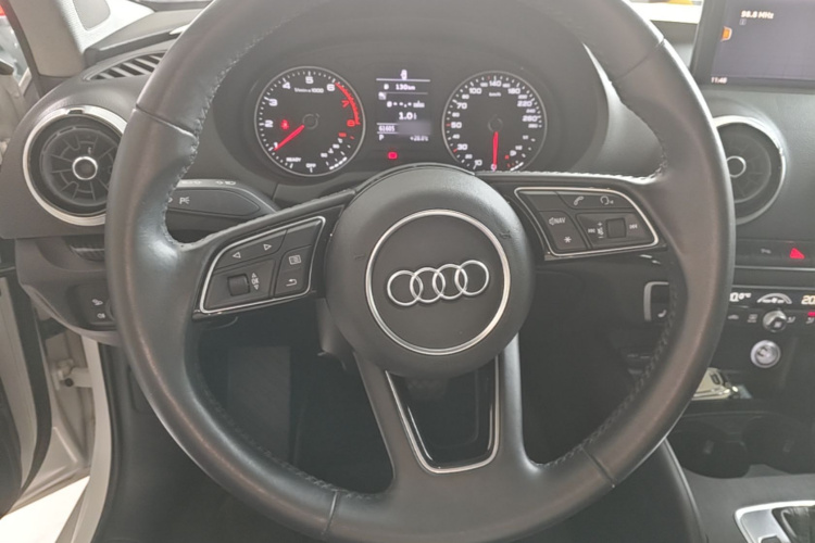 Audi A3 2019 image de voiture #11