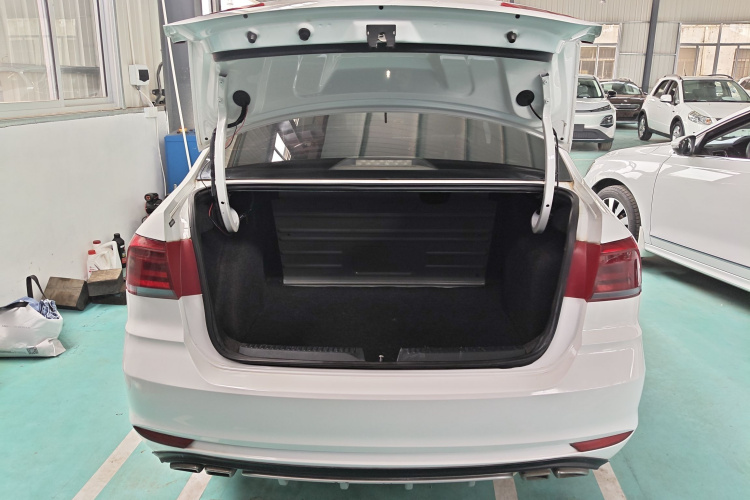 Volkswagen Santana 2018 car image #21