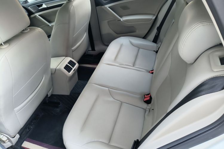 Volkswagen Golf 2015 car image #17