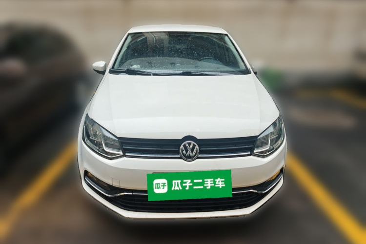 Volkswagen Polo 2015 car image #3