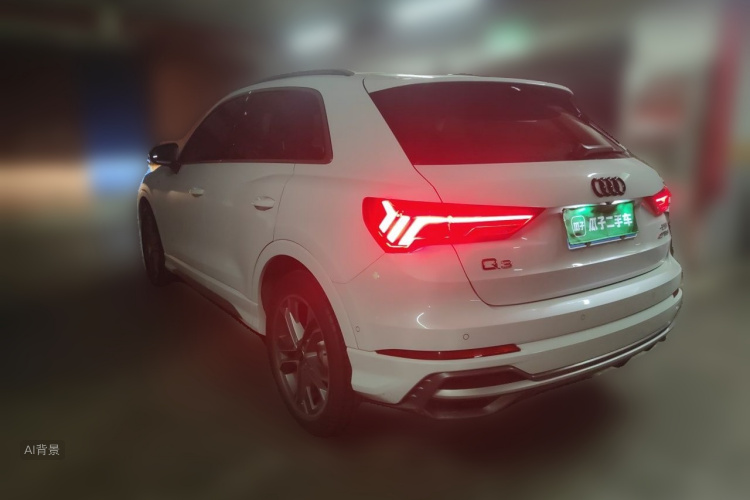 Audi Q3 2022 car image #5
