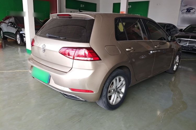 Volkswagen Golf 2019 car image #7