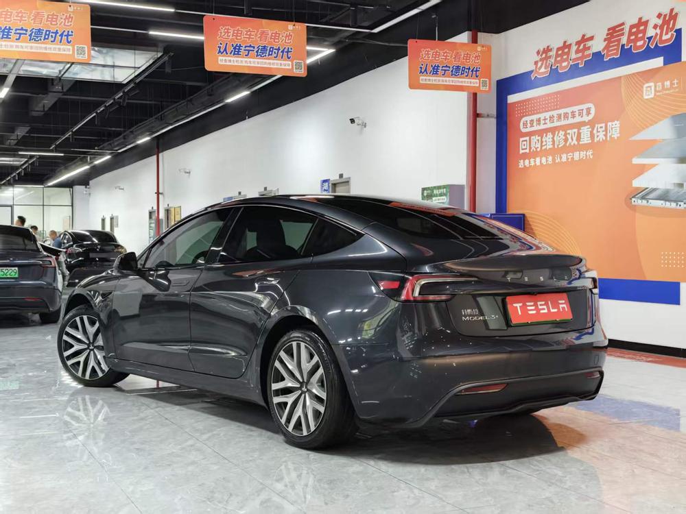 Tesla Model 3 2025 car image #4