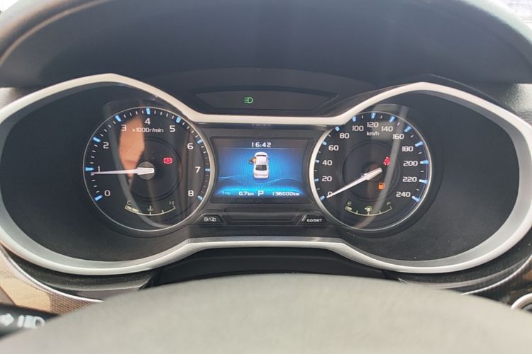 GEELY Emgrand 2017 car image #12