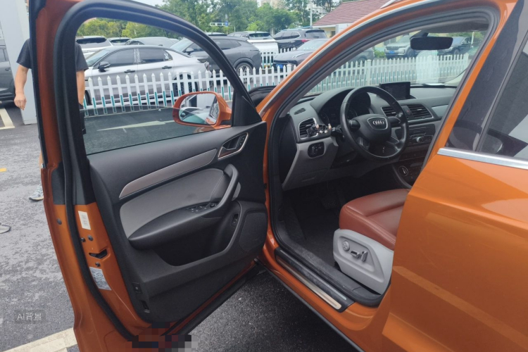 Audi Q3 2016 car image #18