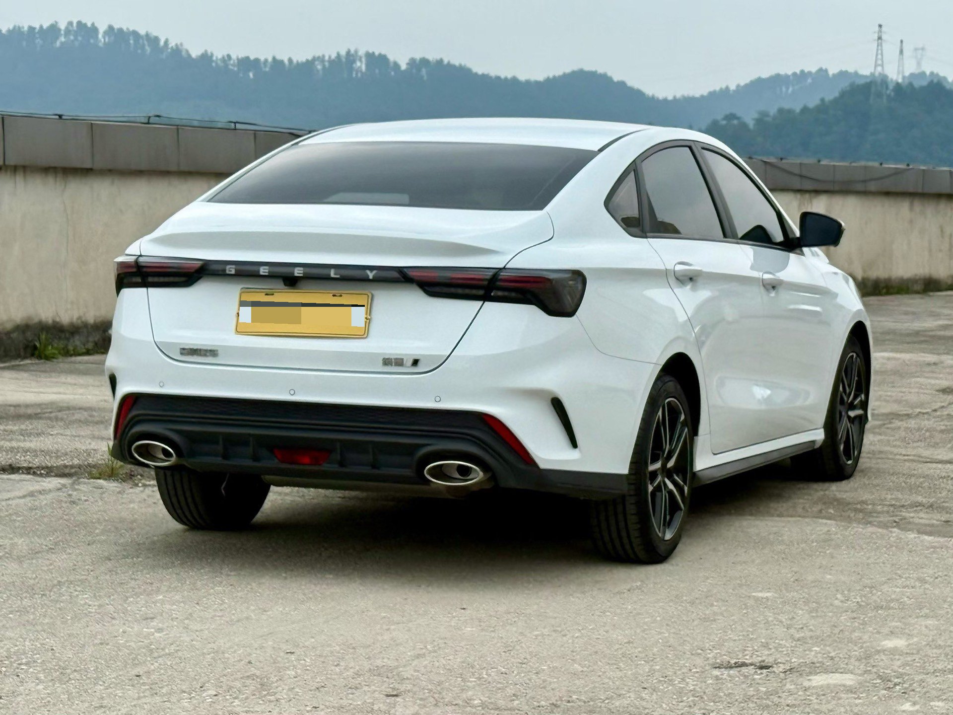 GEELY Binray 2024 #9 GEELY Binray 2024 изображение автомобиля #9