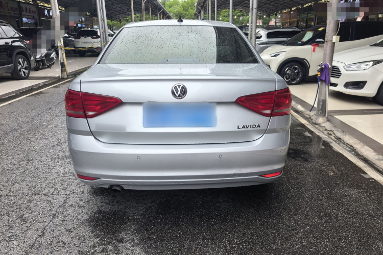 Volkswagen Lavida 2017 car image #9