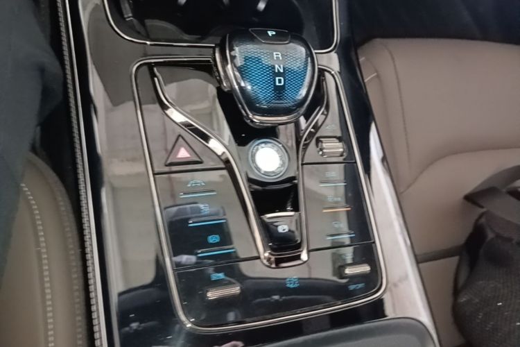 BYD Han 2022 immagine di auto #14