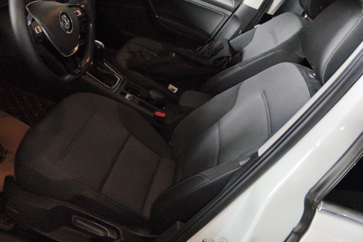 Volkswagen Golf 2018 صورة سيارة #15