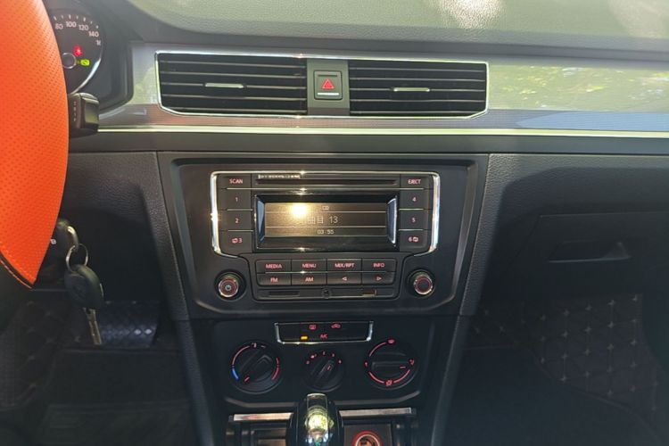 Volkswagen Bora 2016 immagine di auto #13