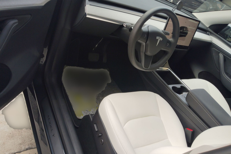 Tesla Model Y 2024 #16 Tesla Model Y 2024 car image #16