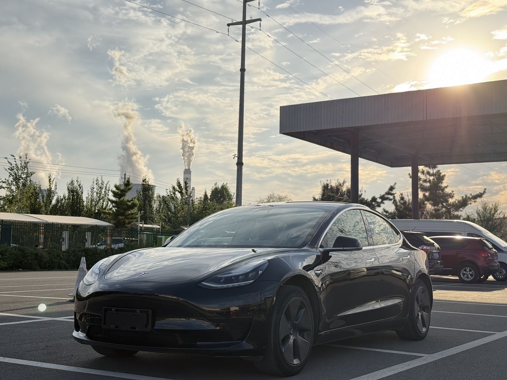 Tesla Model 3 2020 car image 
