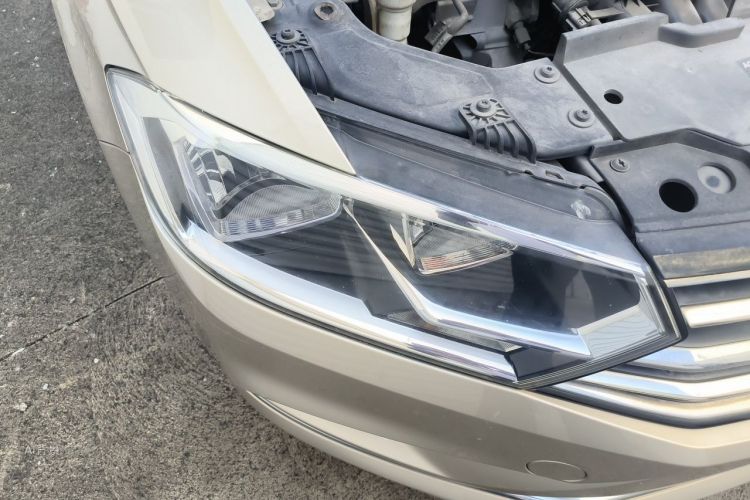 Volkswagen Bora 2016 car image #8