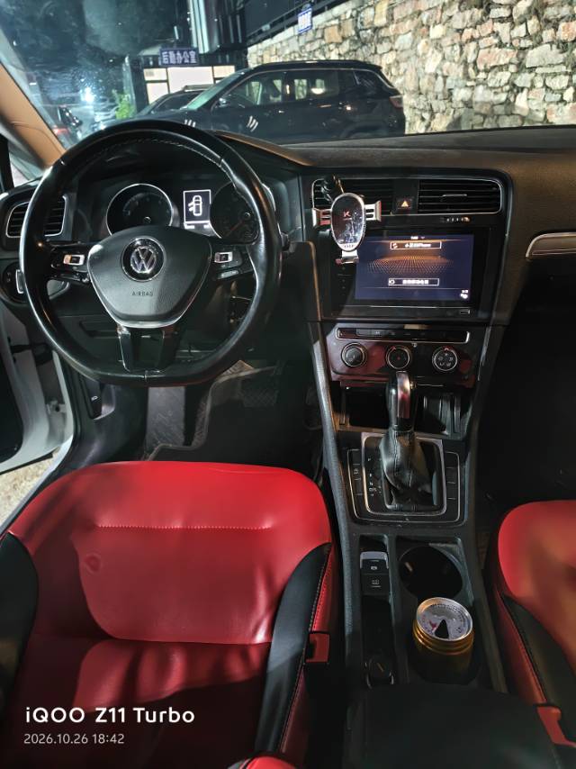 Volkswagen GolfGTI 2022 #8 Volkswagen GolfGTI 2022 car image #8