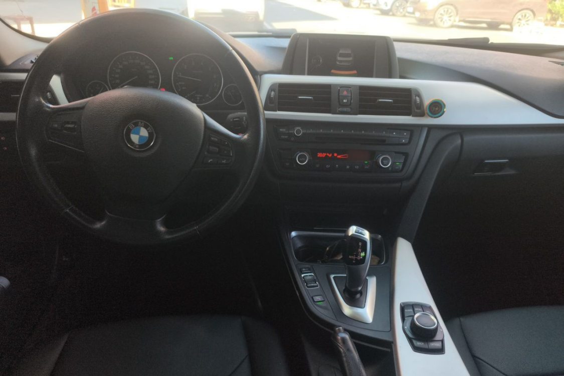 BMW 3 Series 2014 immagine di auto #21