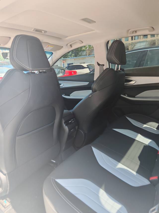 GEELY Binray 2023 image de voiture #5
