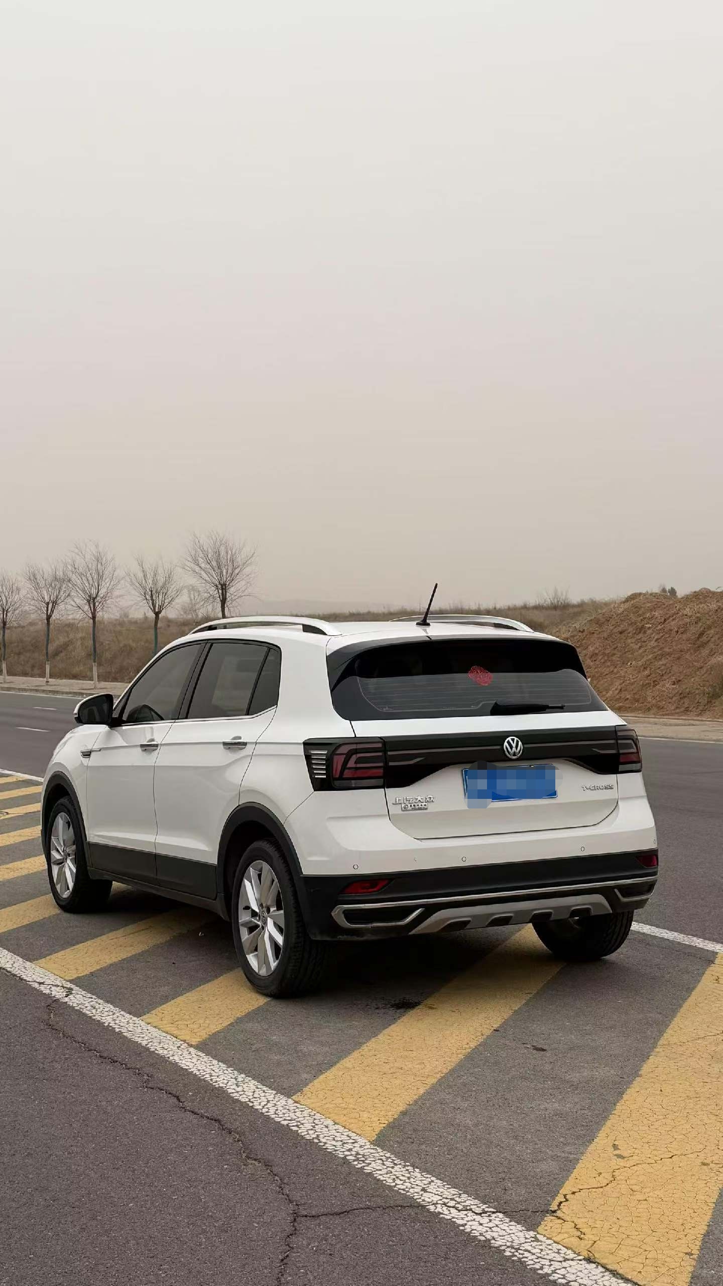 Volkswagen T-Cross 2020 car image #5